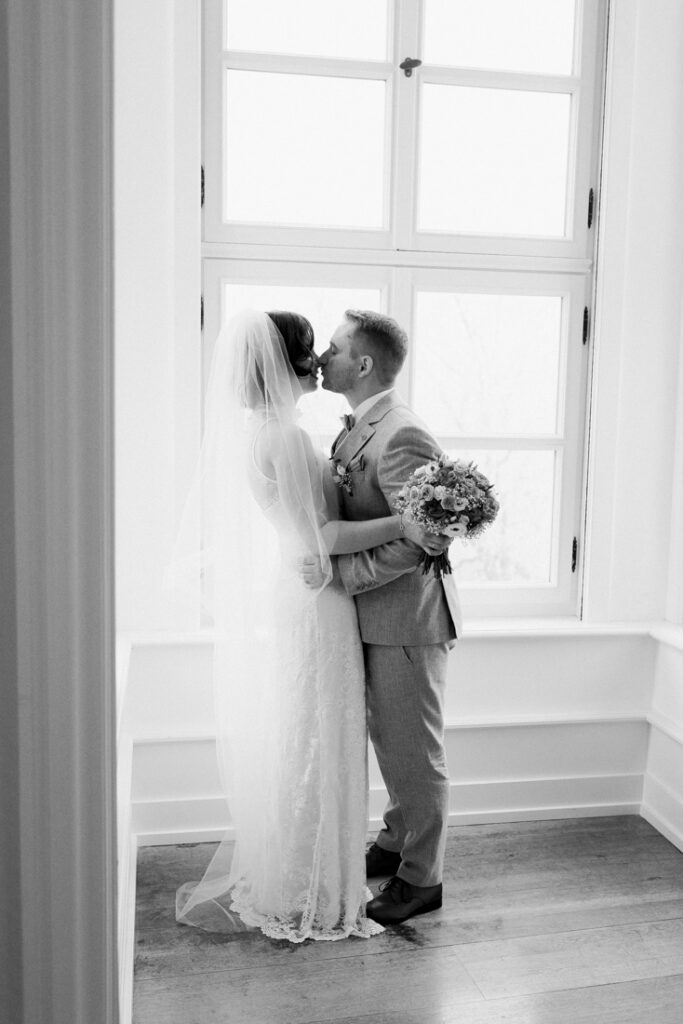 Fine Art Destination Wedding Photographer Europe | Fine Art Wedding Photographer Europe | Winter Castle Wedding Germany | Hochzeitsfotograf Celle Hamburg