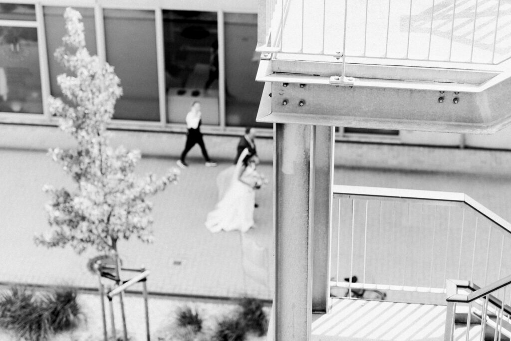 Fine Art Destination Wedding Photographer Europe | Nicole Mihelic | Hochzeitsfotograf Hamburg Elbphilharmonie