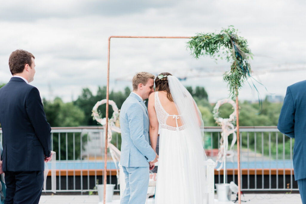 Fine Art Destination Wedding Photographer Europe | Nicole Mihelic | Hochzeitsfotograf Hamburg Elbphilharmonie