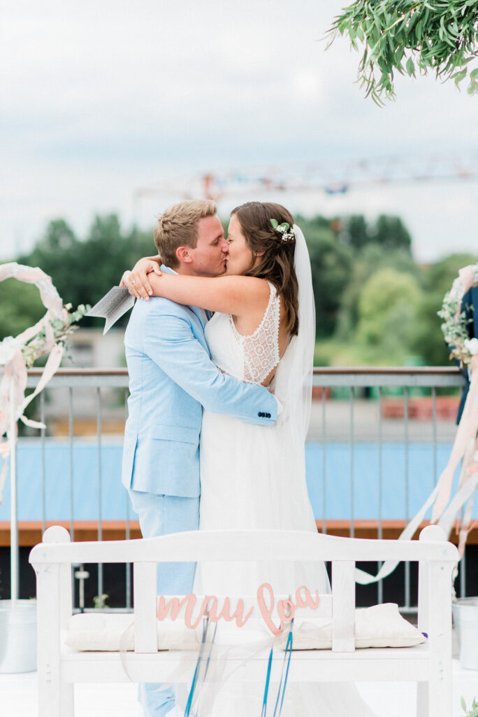 Fine Art Destination Wedding Photographer Europe | Nicole Mihelic | Hochzeitsfotograf Hamburg Elbphilharmonie