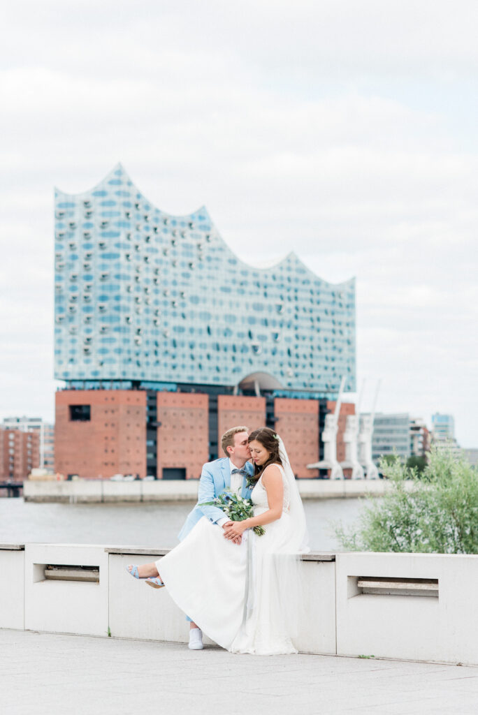 Fine Art Destination Wedding Photographer Europe | Nicole Mihelic | Hochzeitsfotograf Hamburg Elbphilharmonie