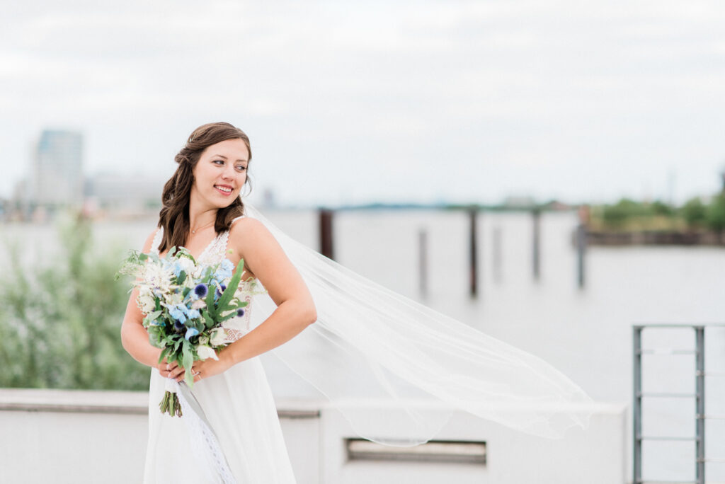 Fine Art Destination Wedding Photographer Europe | Nicole Mihelic | Hochzeitsfotograf Hamburg Elbphilharmonie