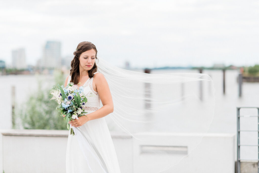Fine Art Destination Wedding Photographer Europe | Nicole Mihelic | Hochzeitsfotograf Hamburg Elbphilharmonie