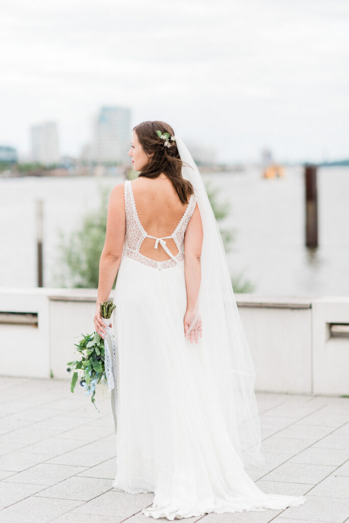 Fine Art Destination Wedding Photographer Europe | Nicole Mihelic | Hochzeitsfotograf Hamburg Elbphilharmonie