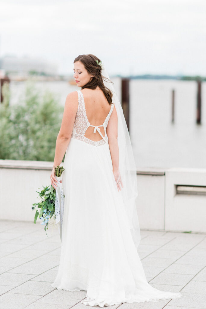 Fine Art Destination Wedding Photographer Europe | Nicole Mihelic | Hochzeitsfotograf Hamburg Elbphilharmonie