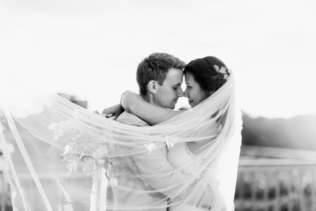 Fine Art Destination Wedding Photographer Europe | Nicole Mihelic | Hochzeitsfotograf Hamburg Elbphilharmonie