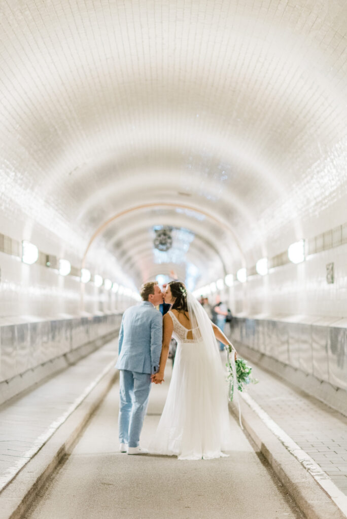 Fine Art Destination Wedding Photographer Europe | Nicole Mihelic | Hochzeitsfotograf Hamburg Elbphilharmonie