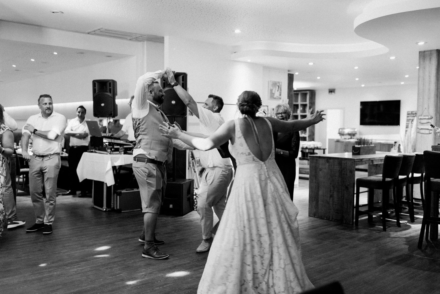 Fine Art Destination Wedding Photographer Europe | Nicole Mihelic | Hochzeit in Strande | Hochzeitsfotograf Strande | Hochzeitsfotograf Celle