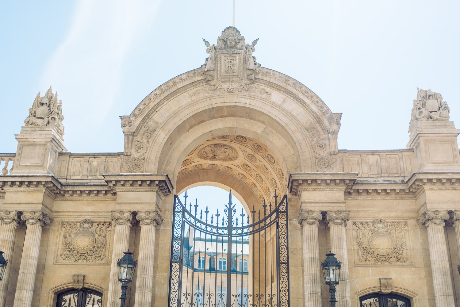 Fine Art Destination Wedding Photographer Europe | Nicole Mihelic - Le Louvre Museum, Musee Louvre, Paris Eiffel tower